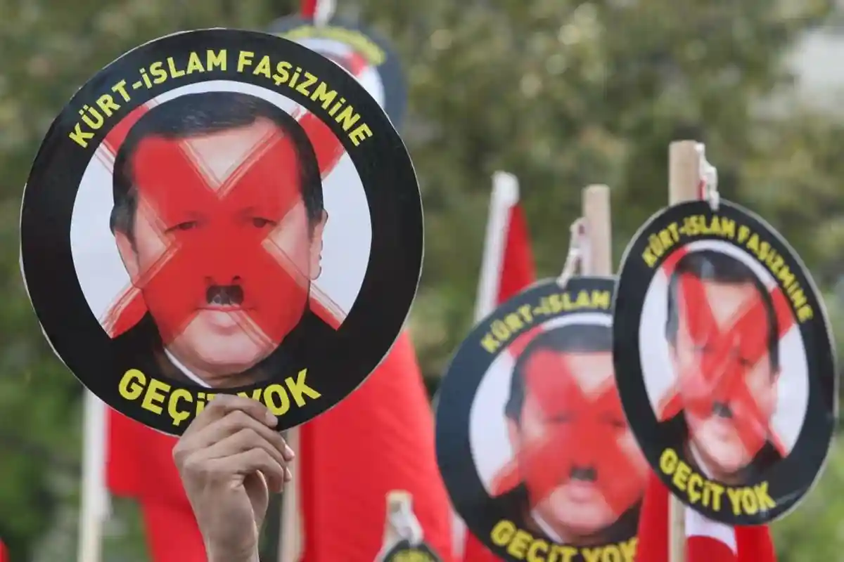 Эрдоган не собирается отпускать немецкого журналиста фото 1