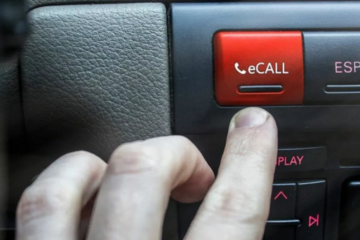 Систем E-Call. Фото: shutterstock.com