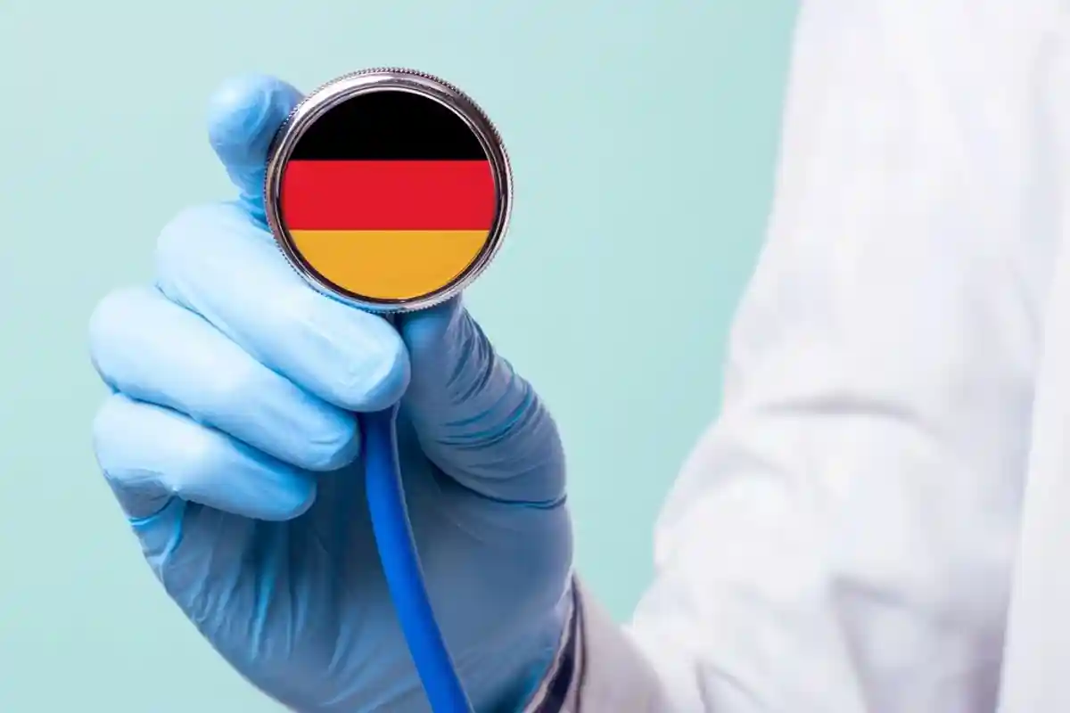 Doctor germany. Здравоохранение в Германии. Немецкая медицина. Система здравоохранения в Германии. Мед страхование в Германии.