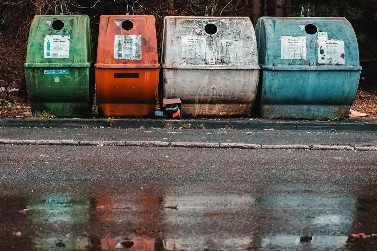 Раздельный сбор мусора в Германии. Фото: Christian Wiediger / Unsplash.com