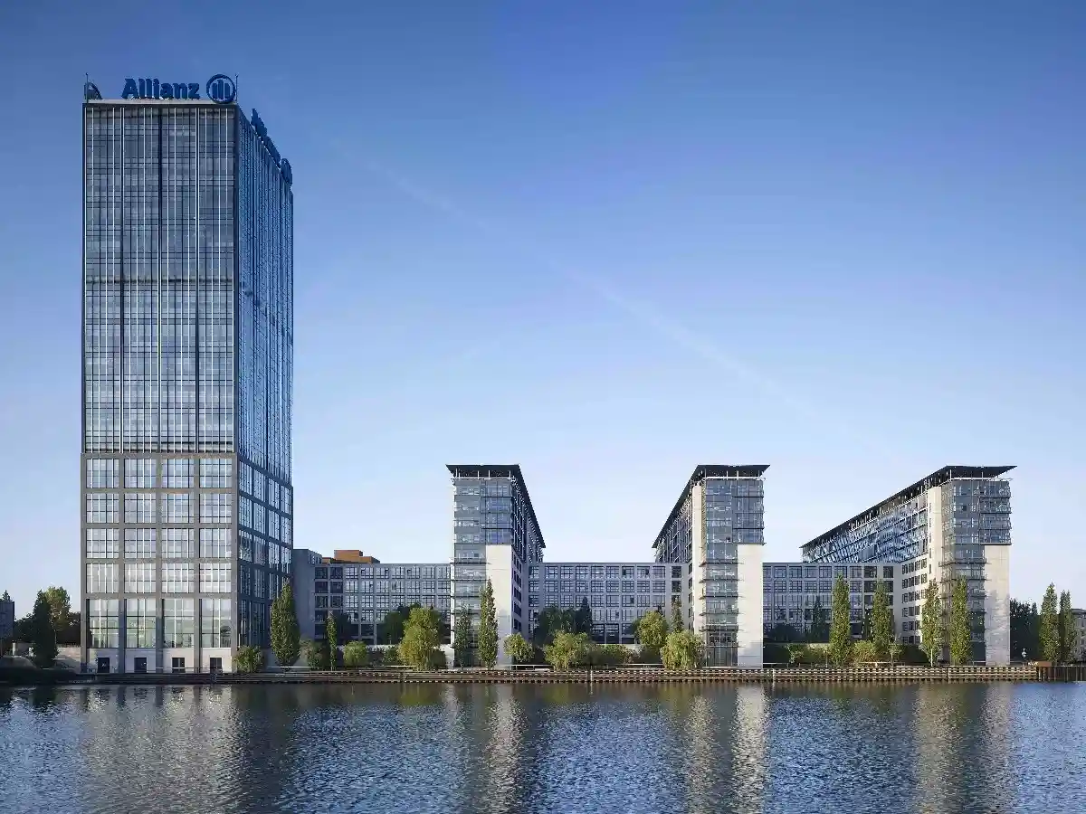 Крупнейшая страховая компания Европы Allianz может уйти из РФ