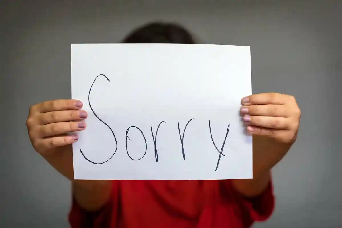 Тест sorry. Apology. Sorry фото. Sorry записка. Apologize картинки.