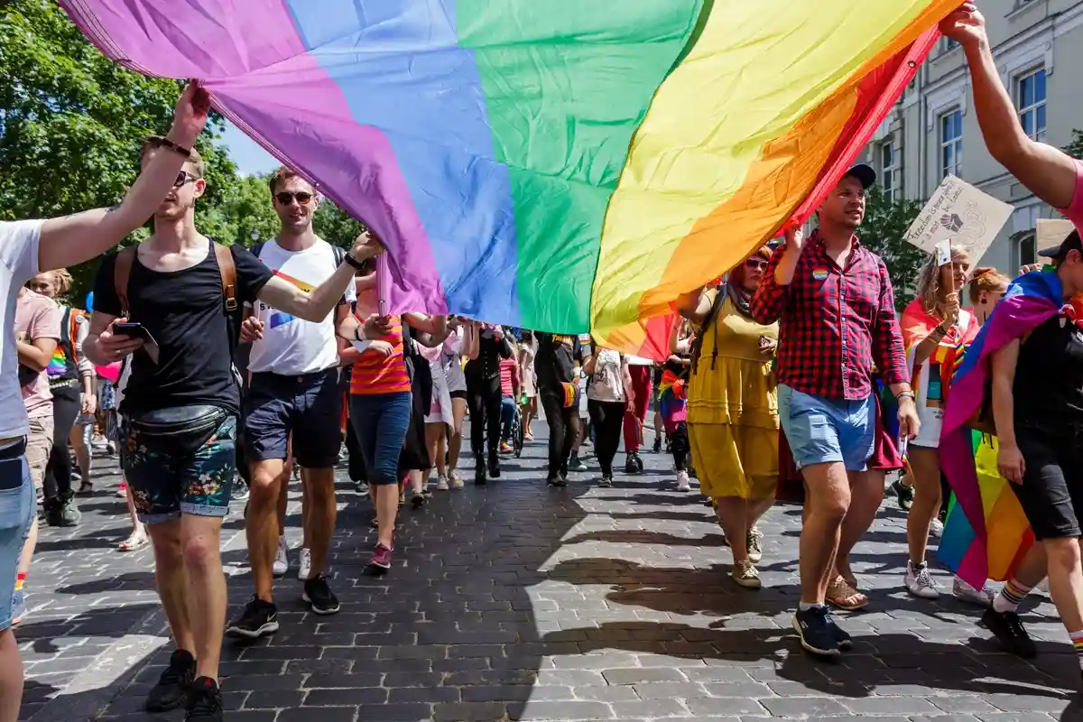 ЛГБТ-союзы в Литве и Латвии могут получить законный статус
