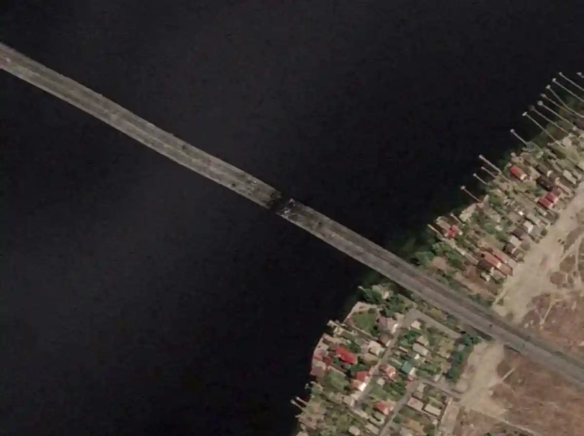 Херсонская область мосты. Антоновский мост в херсоне (мост через днепр). Антоновский мост херсон бои. Антоновский мост через днепр. Антоновский мост херсонская область.