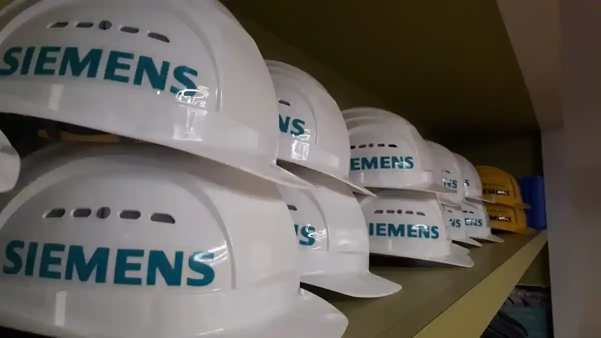 Планы Siemens Energy подверглись критике со стороны IG Metall. Фото: Matthias Wehnert / Shutterstock.com