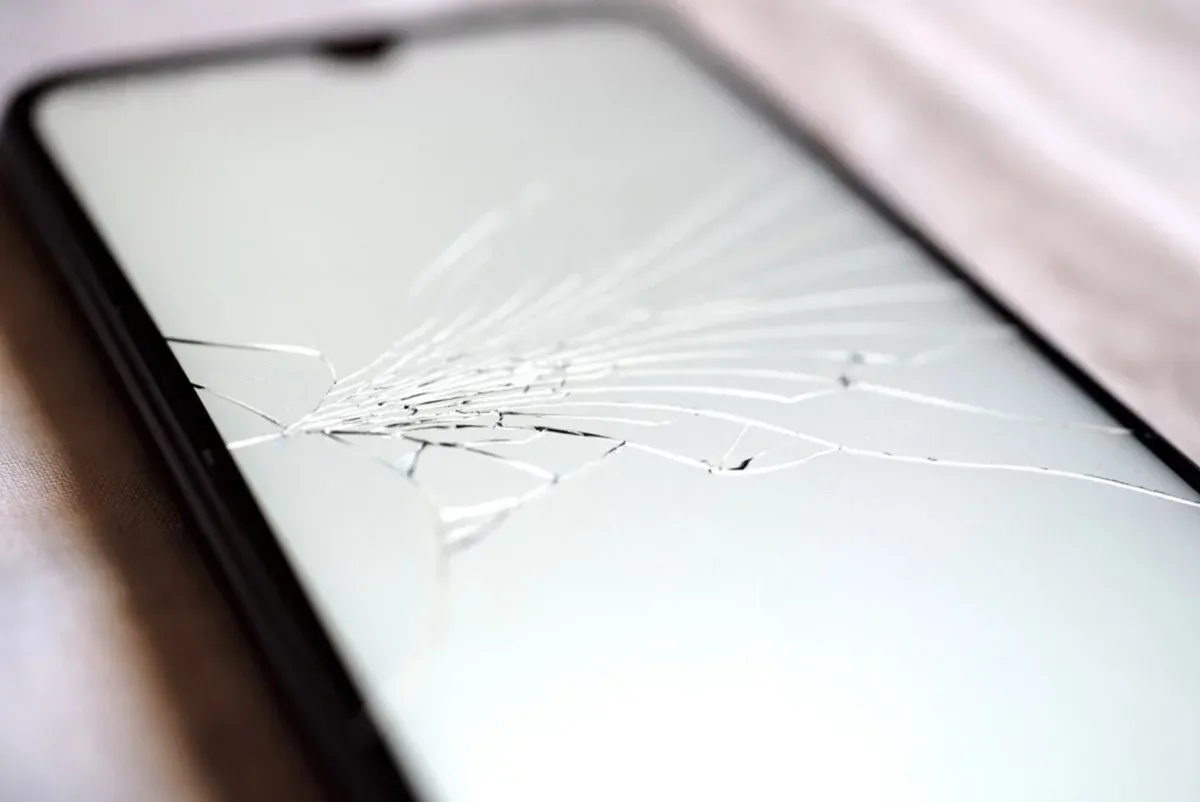 Защитить экран смартфона от царапин