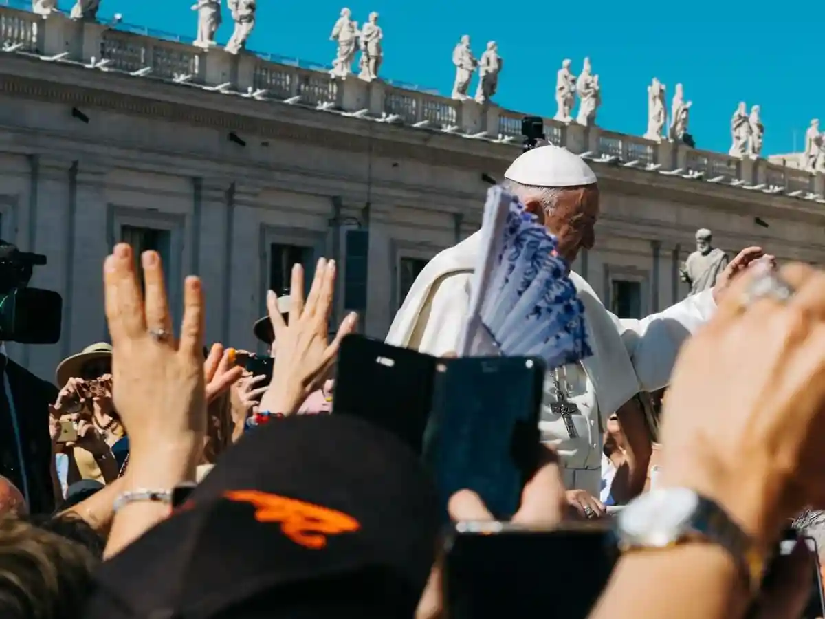 В интервью агентству Reuters в июне Папа Римский заявил, что хотел бы сначала посетить Москву, а затем - Киев. Фото: Kai Pilger / Unsplash.com
