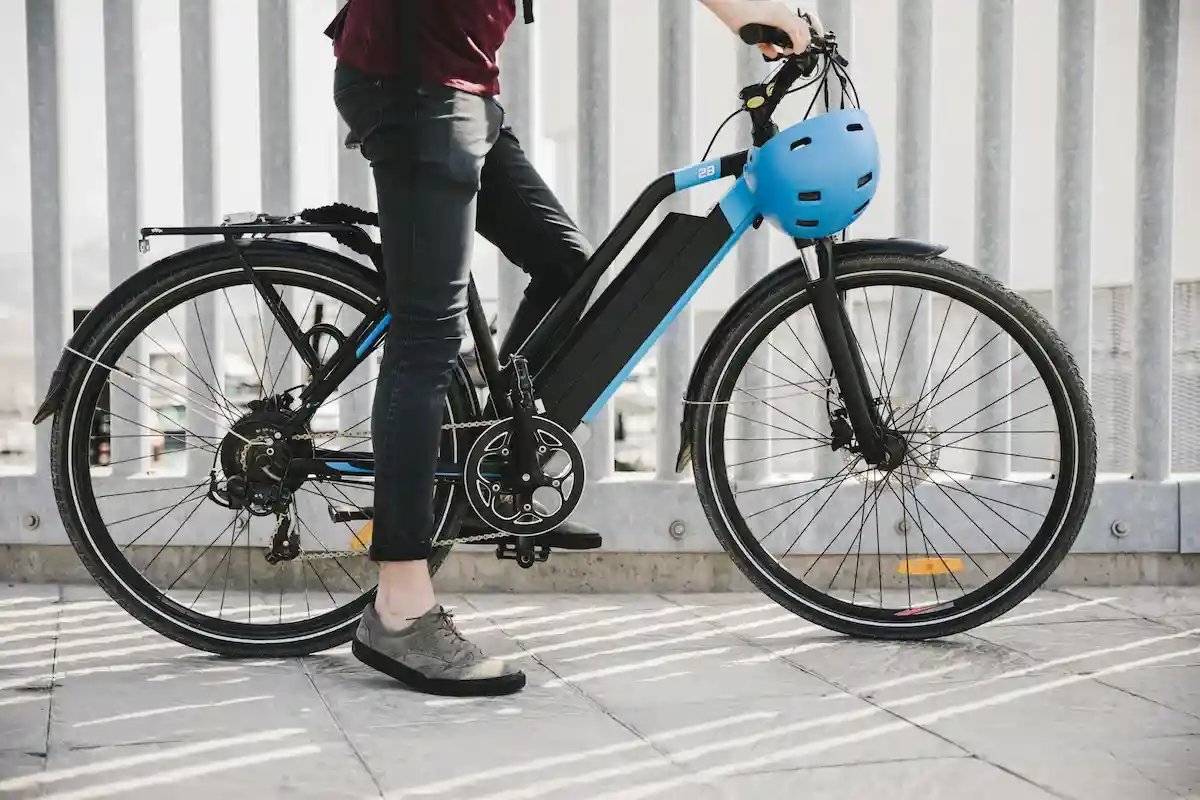 Вам все еще нужно крутить педали на электрическом велосипеде?