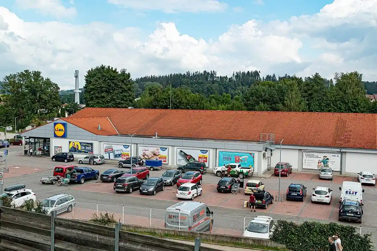 Парковка у супермаркета в Германии