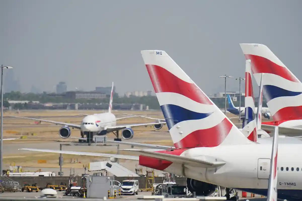 Длинные очереди в британских аэропортах