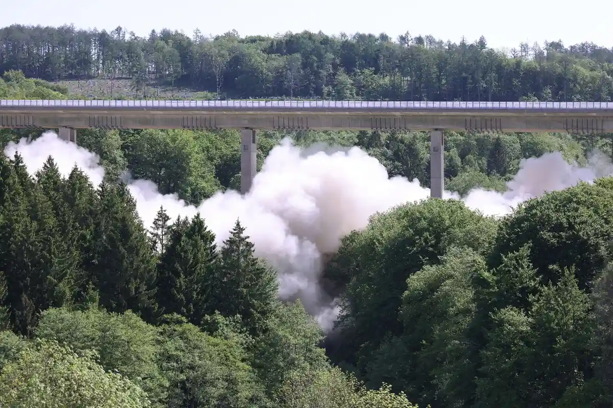 Мост Штербеке на А45 частично взорван