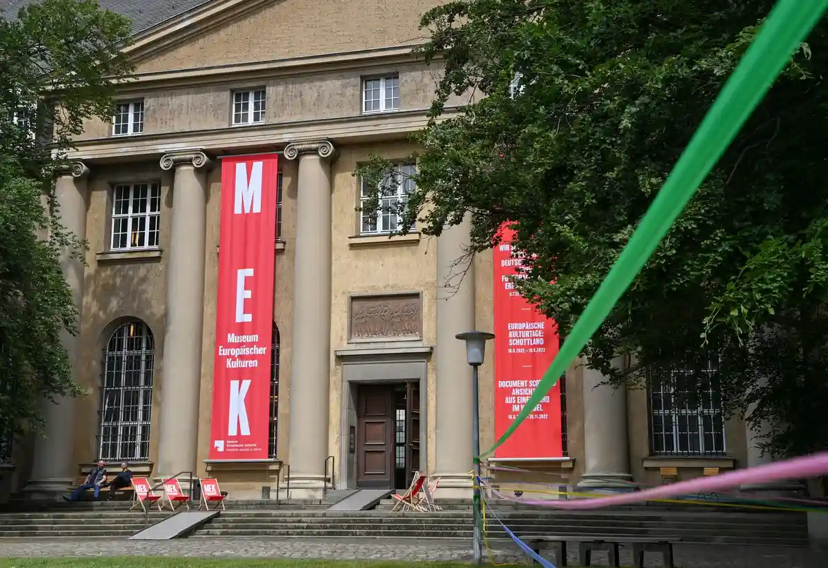 "Läuft. Выставка о менструации" в Музее европейских культур