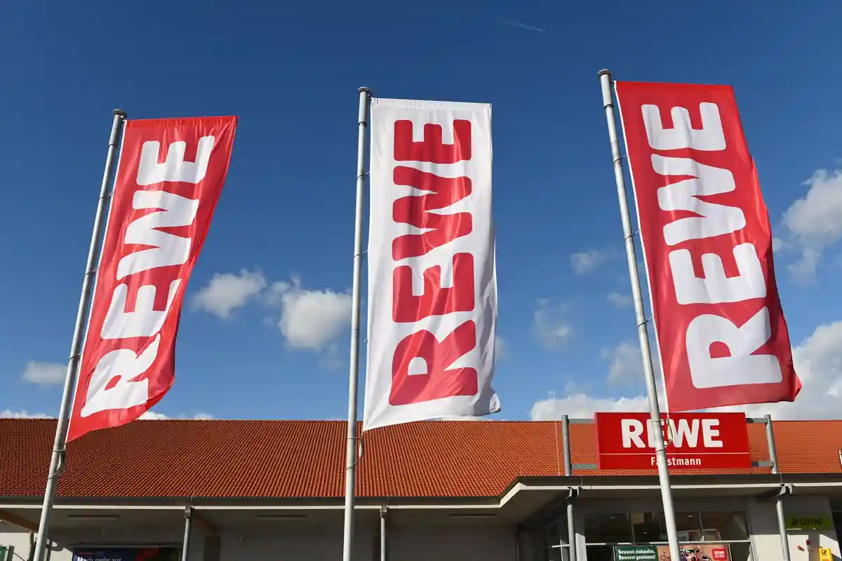Группа компаний Rewe добровольно повысит заработную плату