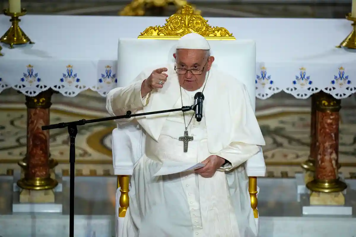Папа Римский осудил безразличие к мигрантам