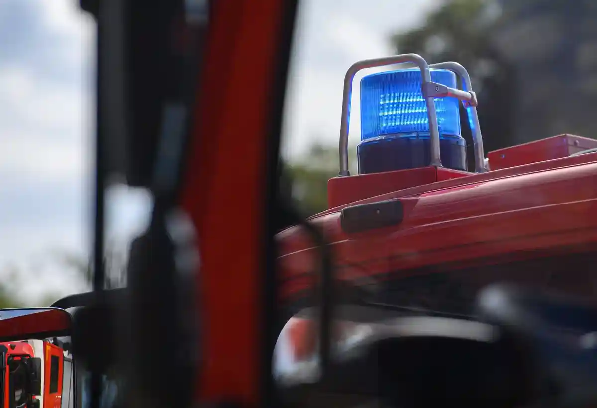 Пожарная охрана:Синий свет освещает крышу пожарной машины.