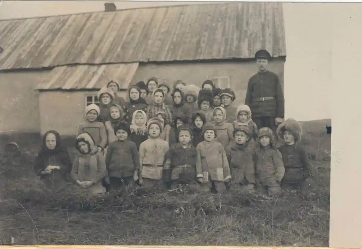 Немцы поволжья. Немцы Поволжья 19 век. Российские немцы меннониты. Немецкие переселенцы менониты. Оренбургские немцы меннониты.