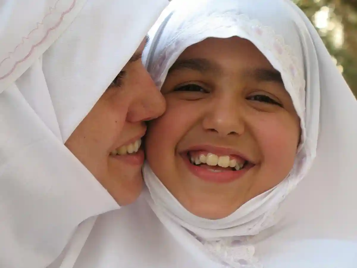 арабские девочки в белых хиджабах фото